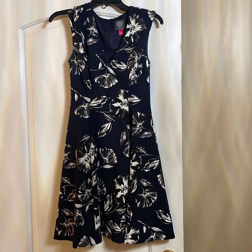 Vince Camuto navy flower printed dress
